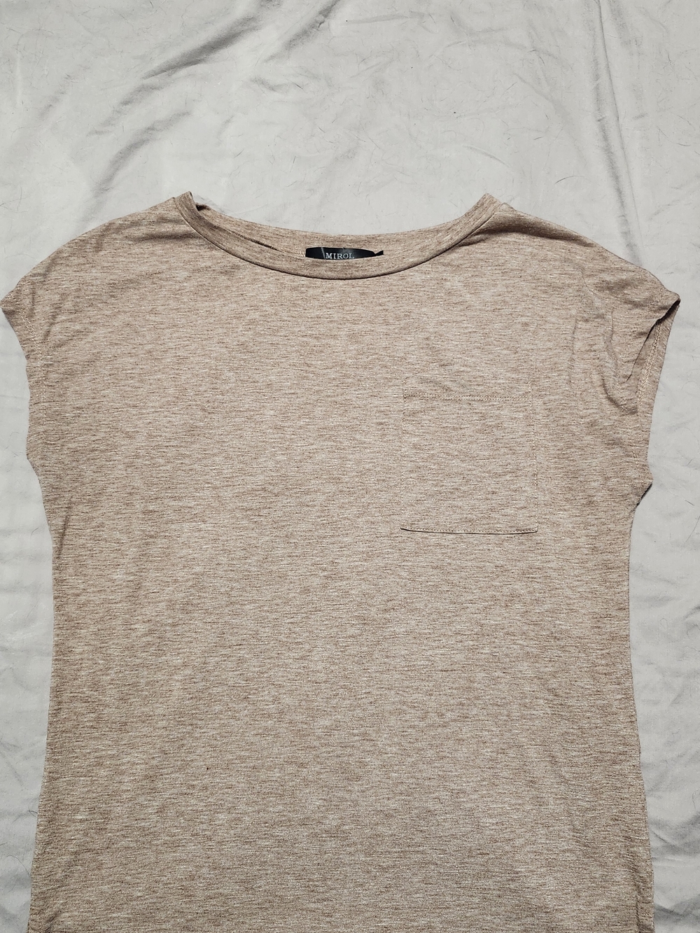 MIROSLAV Short Sleeve Crewneck Tee in Heathered Taupe